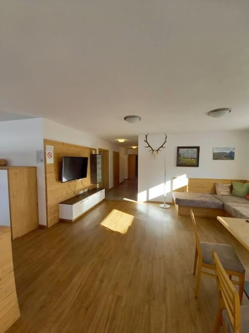 Grosszuegiges Apartment Georg Mayrhofen Barrierefrei Hollenzen 外观 照片