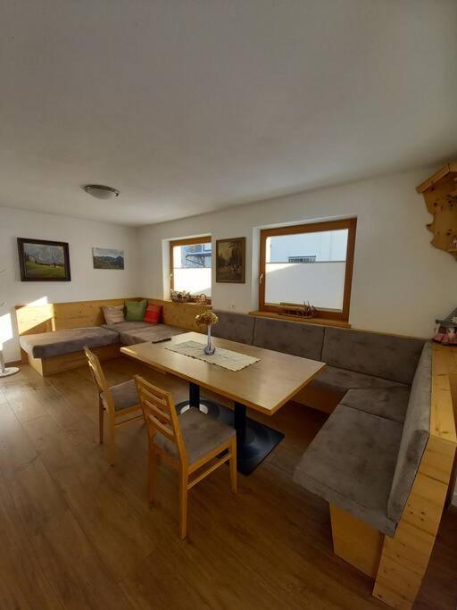 Grosszuegiges Apartment Georg Mayrhofen Barrierefrei Hollenzen 外观 照片
