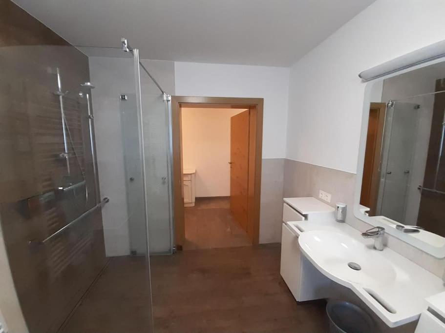 Grosszuegiges Apartment Georg Mayrhofen Barrierefrei Hollenzen 外观 照片