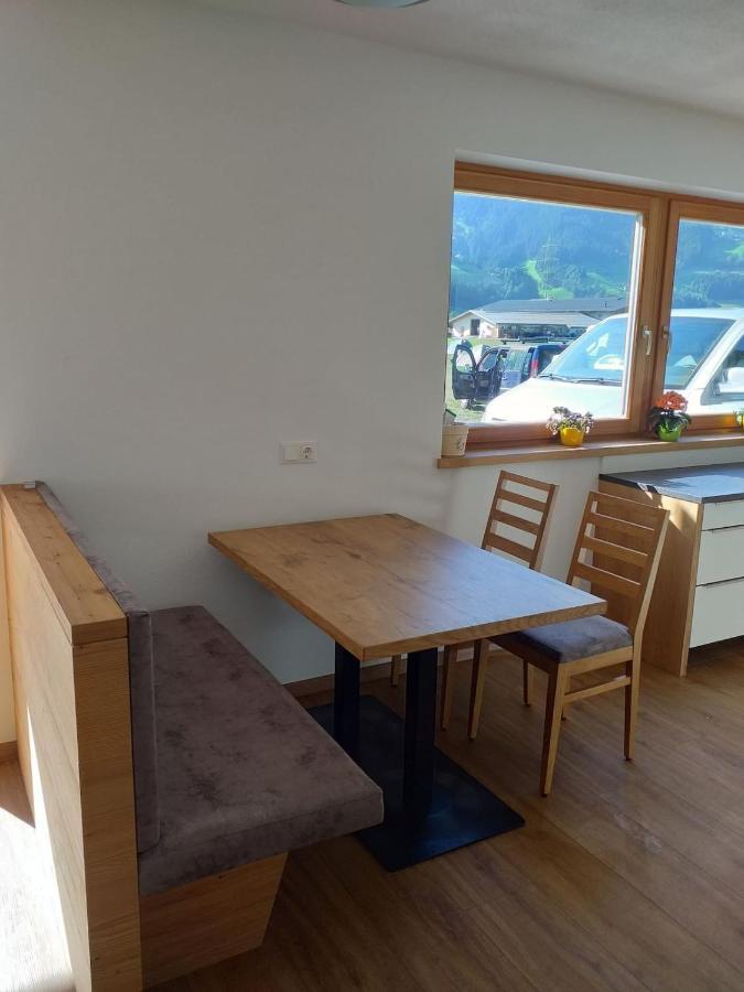 Grosszuegiges Apartment Georg Mayrhofen Barrierefrei Hollenzen 外观 照片