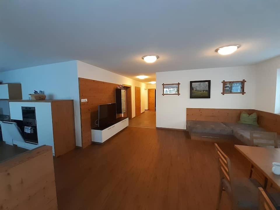 Grosszuegiges Apartment Georg Mayrhofen Barrierefrei Hollenzen 外观 照片